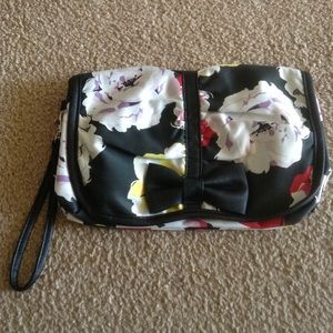New Floral Print Wristlet Purse